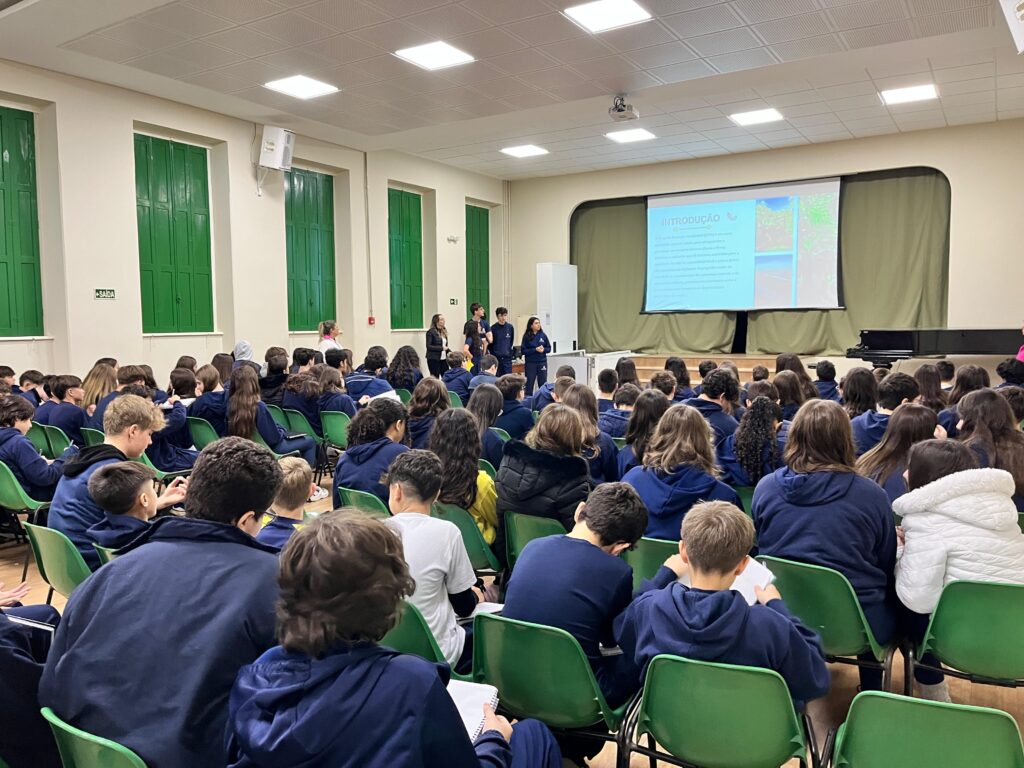 Palestra dos alunos do Ensino Médio na Semana do Meio Ambiente